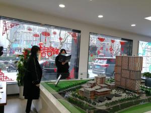 “硬核”舉措戰(zhàn)疫情， “大招”連出助開工——房總集團營銷部積極做